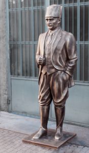 290 cm Kalpaklı Atatürk Heykeli Üretimi