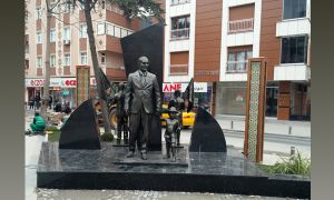 Atatürk anıtı yapımı