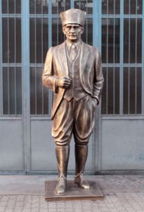 290 cm Kalpaklı Atatürk Heykeli Yapımı